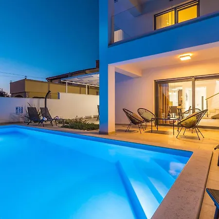3 Bedroom Gorgeous In *