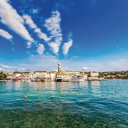 3 Bedroom Gorgeous In Linardići