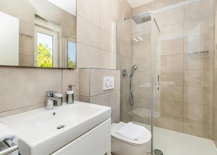 펜션 3 Bedroom Gorgeous In Linardići