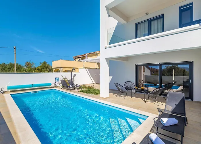 Vakantiehuis 3 Bedroom Gorgeous In *
