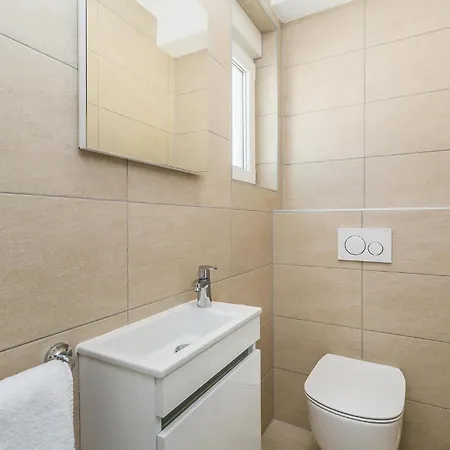 Holiday home 3 Bedroom Gorgeous In Linardici