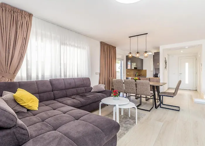 3 Bedroom Gorgeous In *